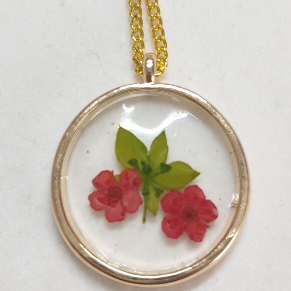 Necklace Gold Tone w/ Dried Red Flower - Picture 4 of 4